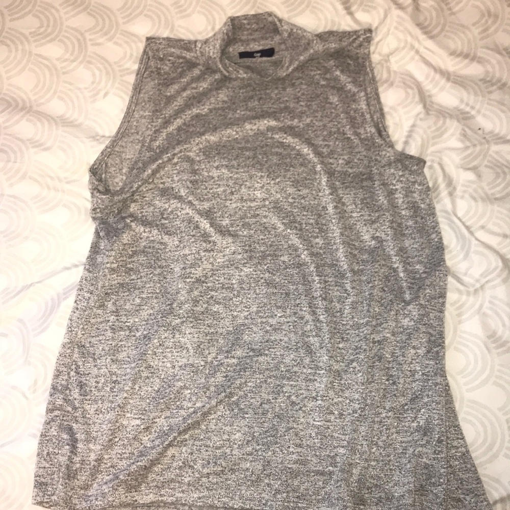 Gap Grey top